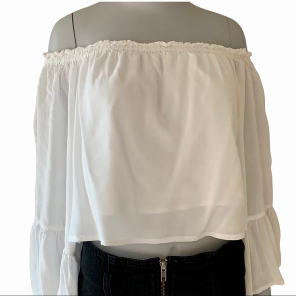 LF Rumor Boutique Flowy Off the Shoulder White Crop Top Size Medium - Picture 4 of 14